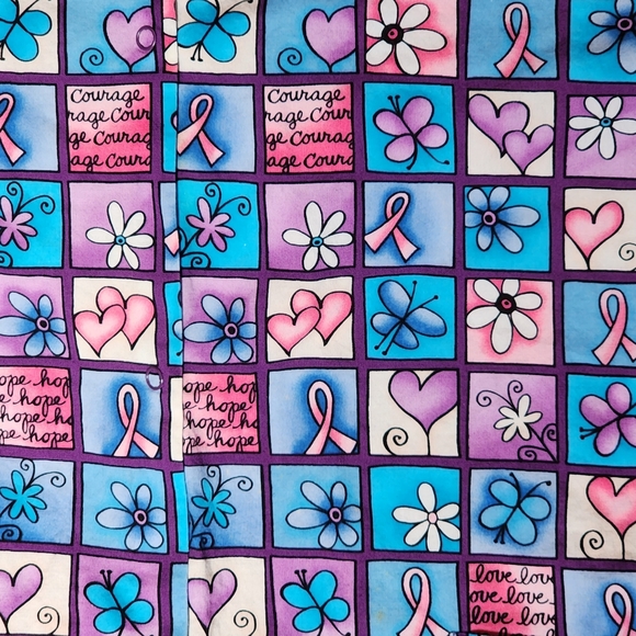 HQ Long Sleeve Scrub Top with Hearts, Flowers, Courage & Love Size Large - Picture 6 of 7